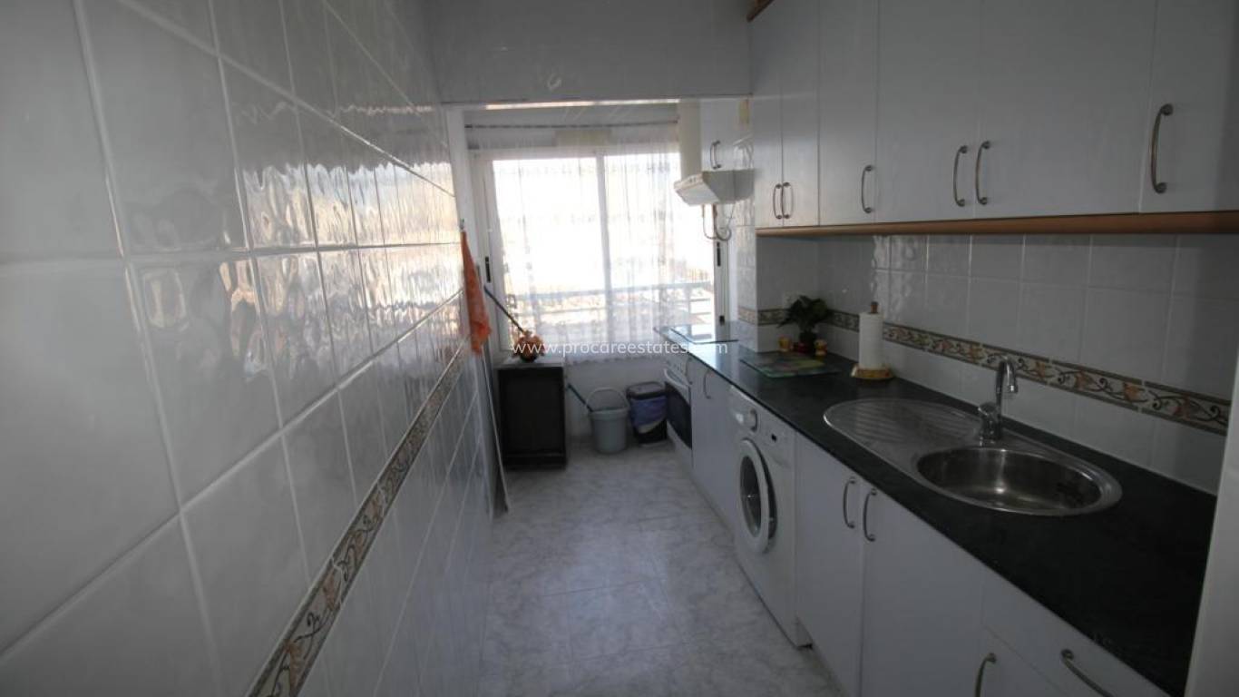 Resale - Apartment - Torrevieja - Paseo maritimo