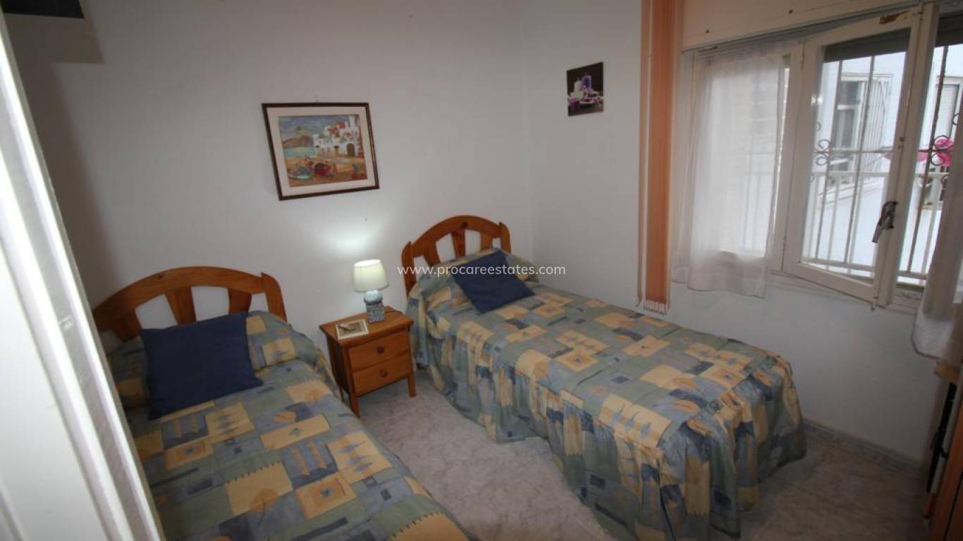 Resale - Apartment - Torrevieja - Paseo maritimo