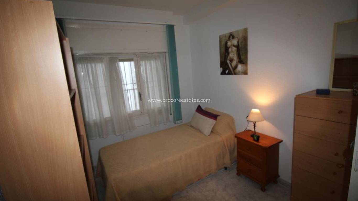 Resale - Apartment - Torrevieja - Paseo maritimo