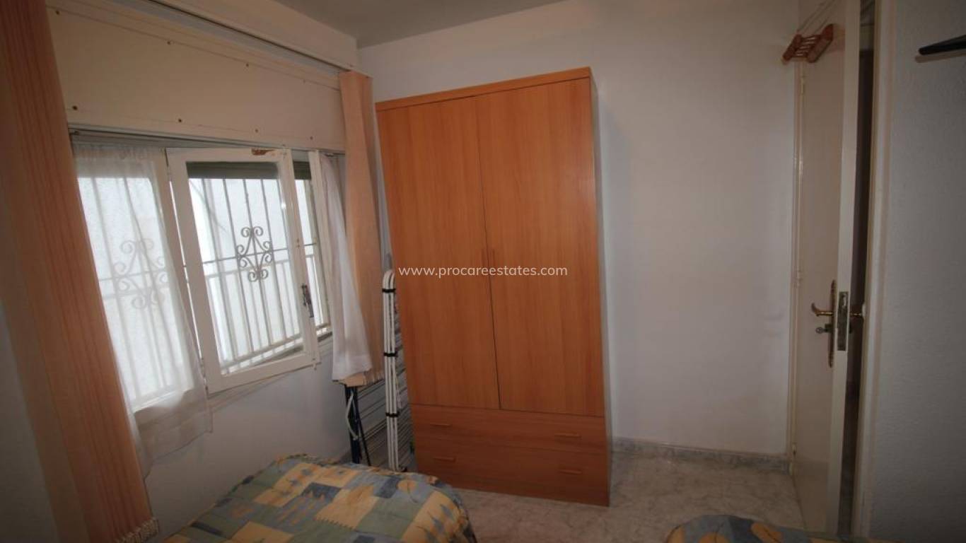 Resale - Apartment - Torrevieja - Paseo maritimo