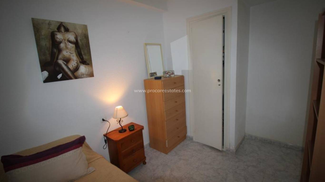 Resale - Apartment - Torrevieja - Paseo maritimo