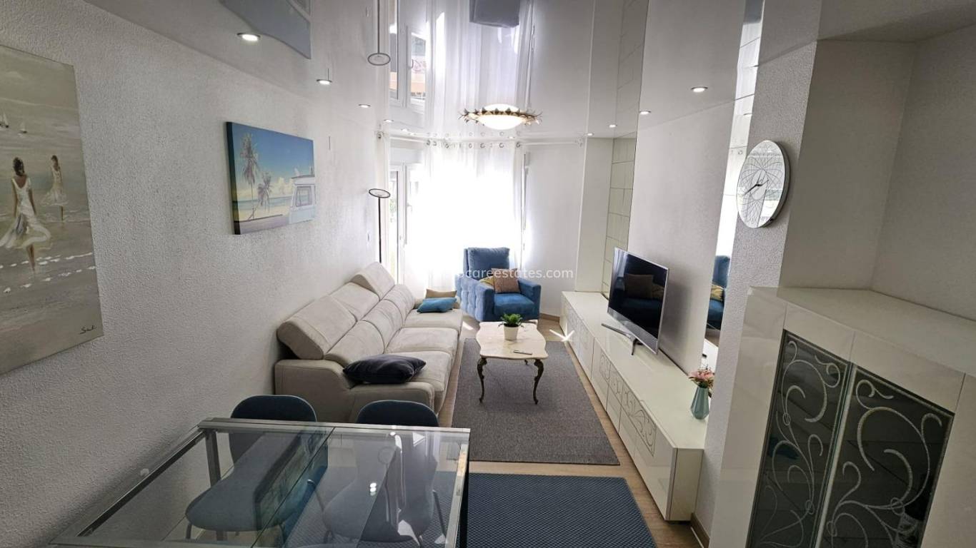 Resale - Apartment - Torrevieja - Paseo maritimo