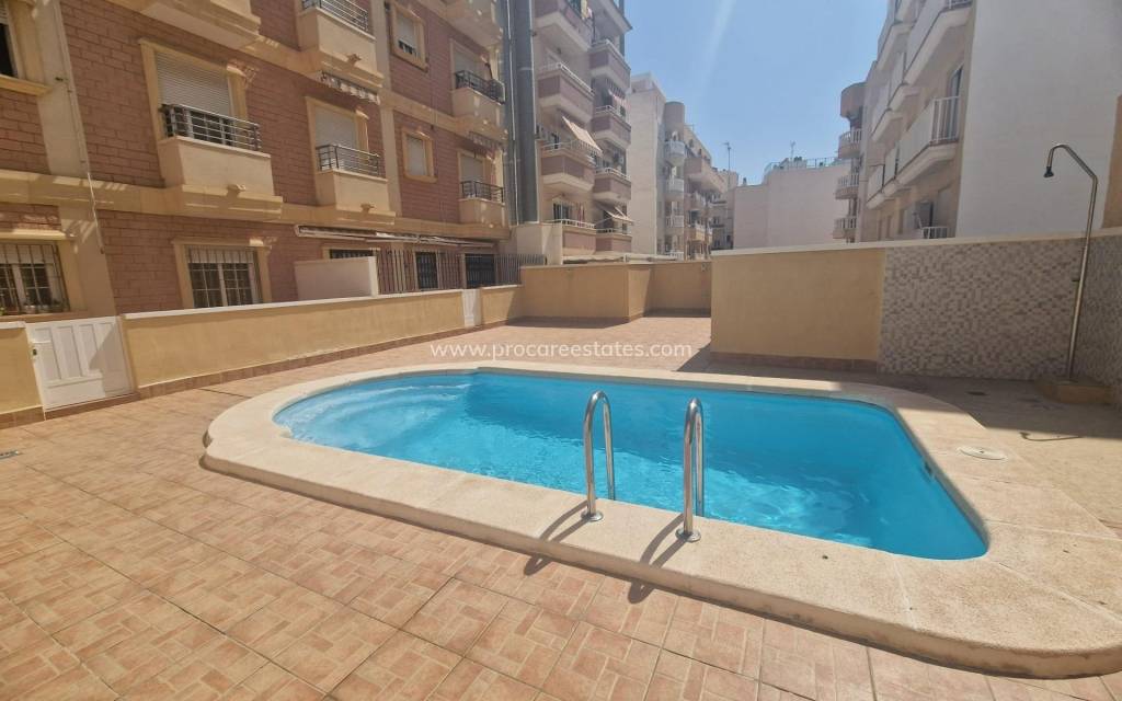 Resale - Apartment - Torrevieja - Paseo maritimo