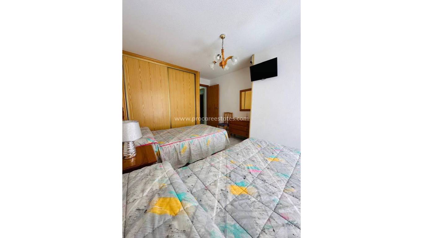 Resale - Apartment - Torrevieja - Paseo maritimo