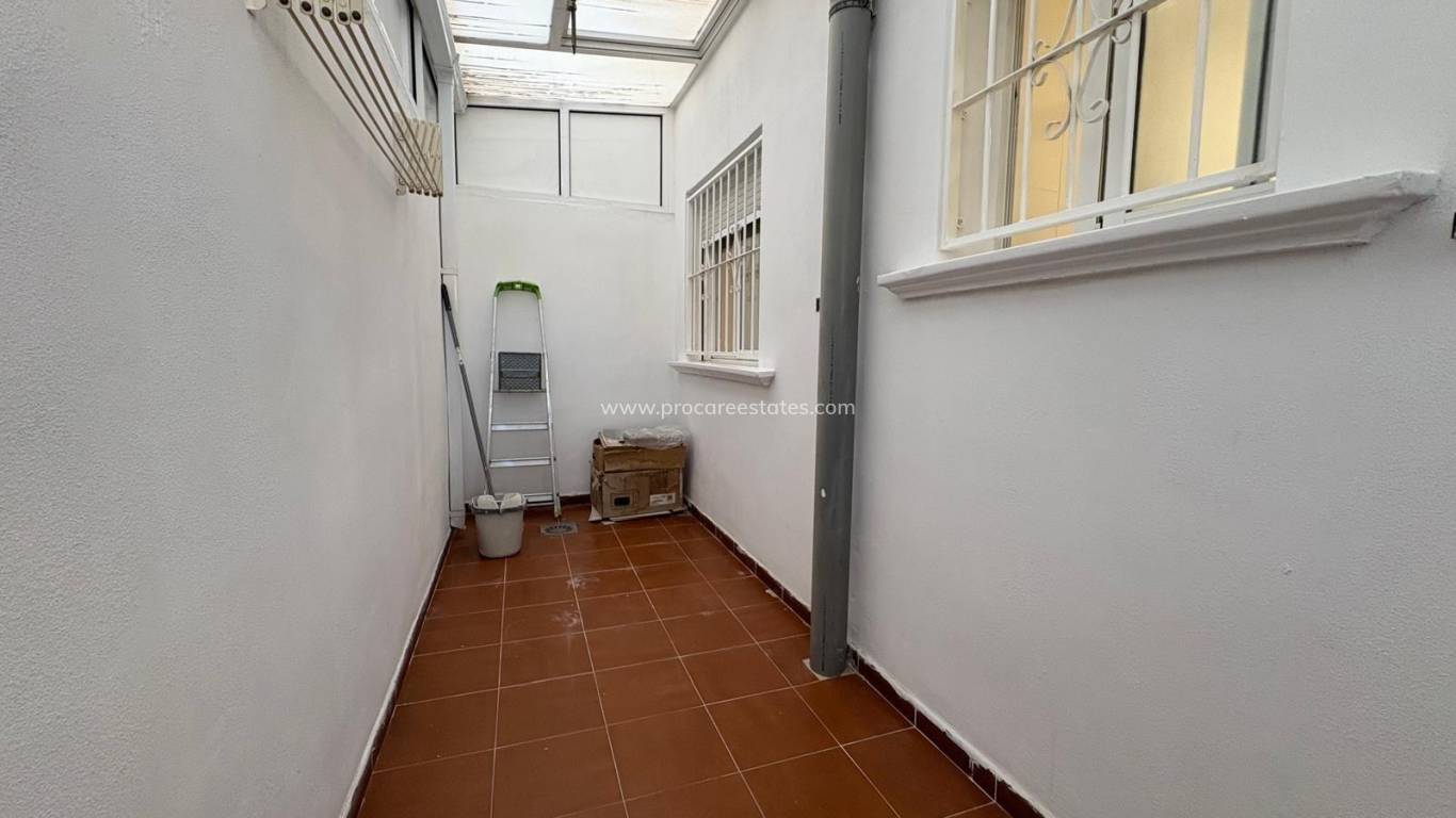 Resale - Apartment - Torrevieja - Paseo maritimo