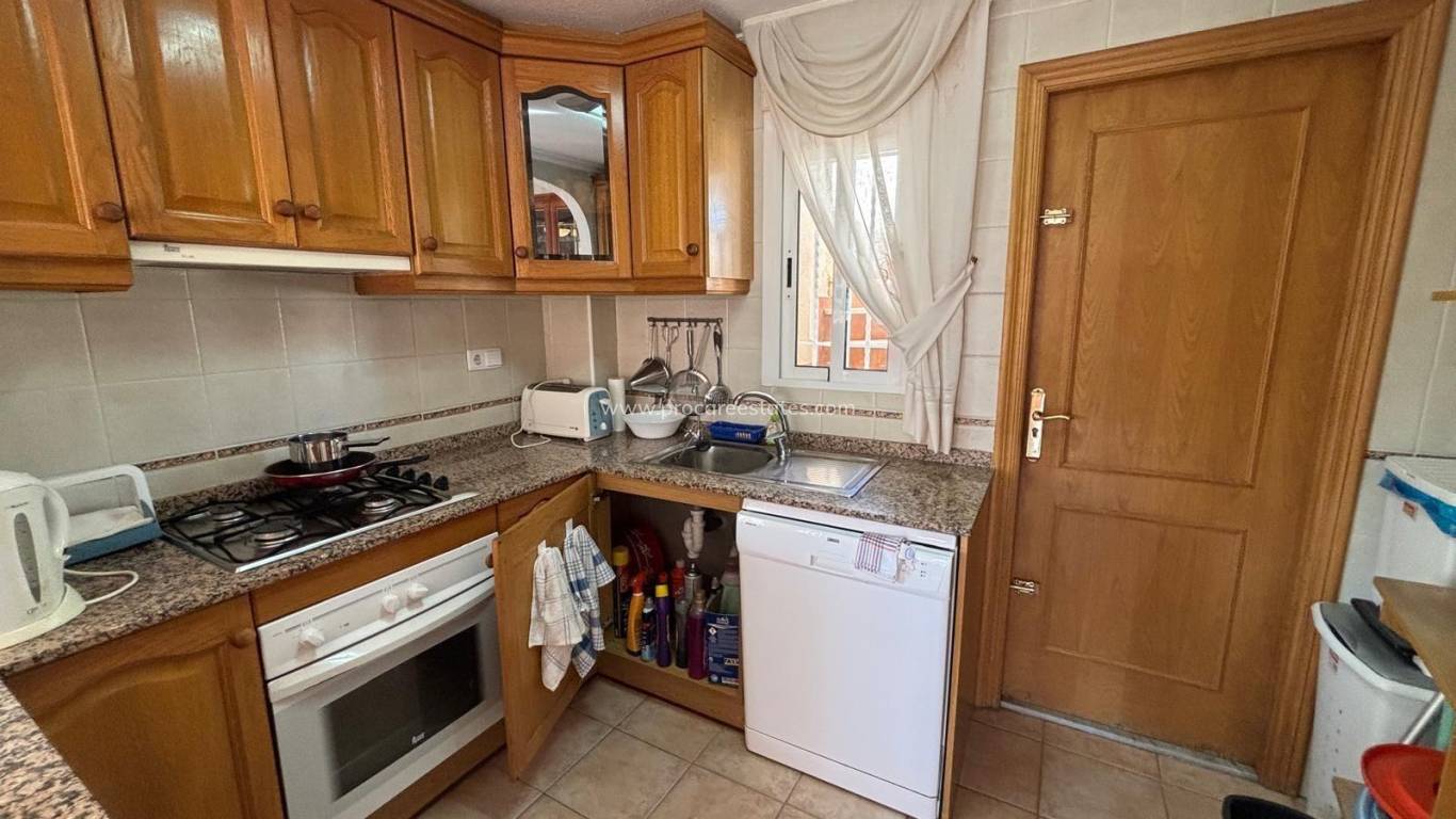 Resale - Apartment - Torrevieja - Paseo maritimo