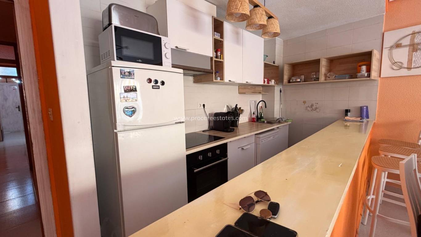 Resale - Apartment - Torrevieja - Paseo maritimo