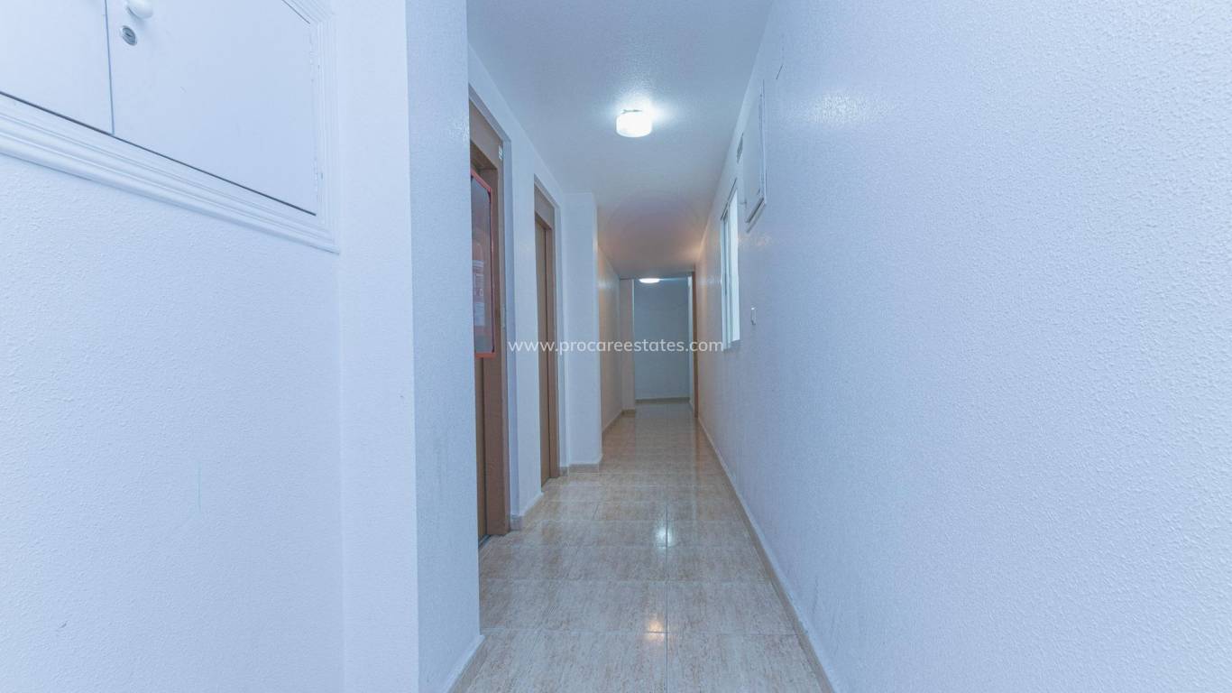 Resale - Apartment - Torrevieja - Playa Los Locos