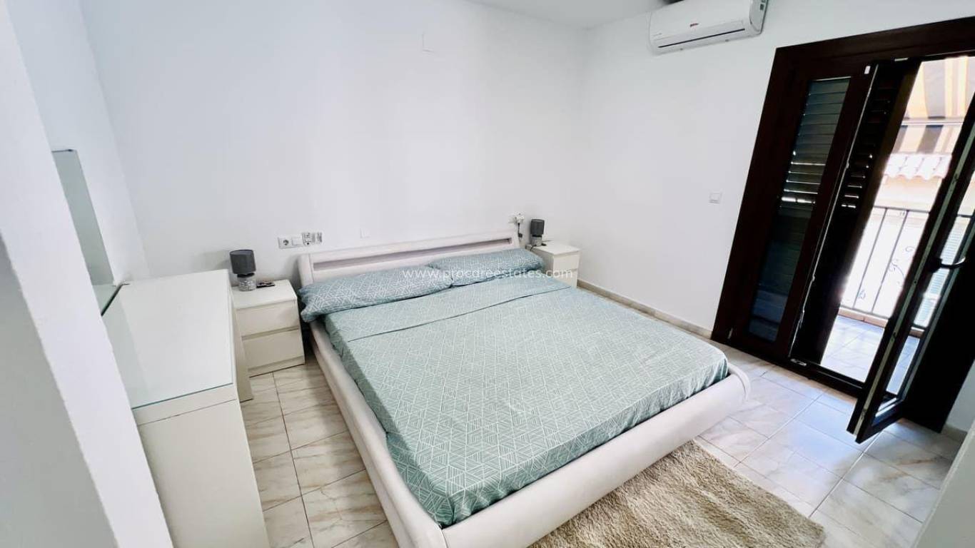 Resale - Apartment - Torrevieja - Playa Los Locos