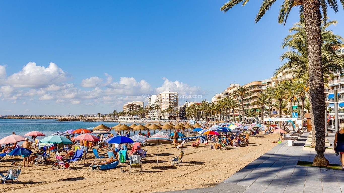 Resale - Apartment - Torrevieja - Playa Los Locos