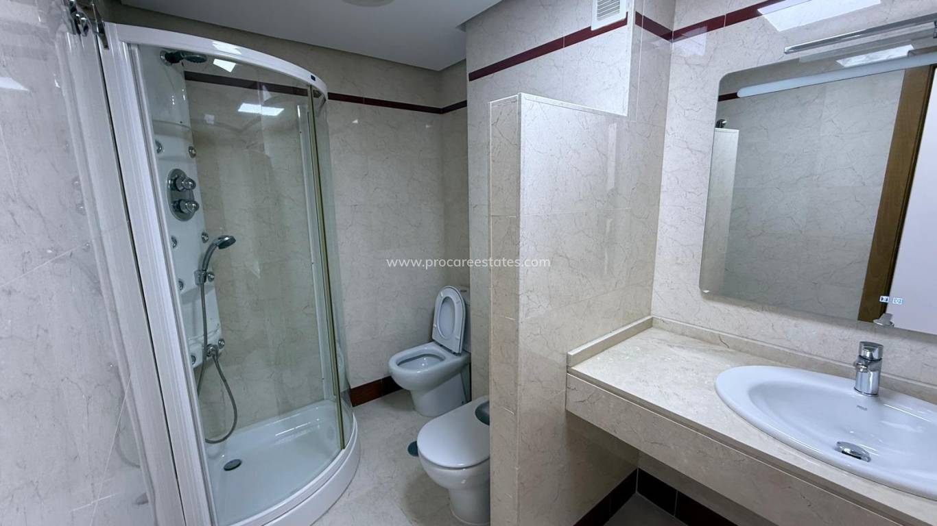 Resale - Apartment - Torrevieja - Puerto Deportivo