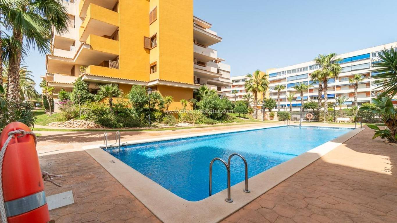 Resale - Apartment - Torrevieja - Punta Prima