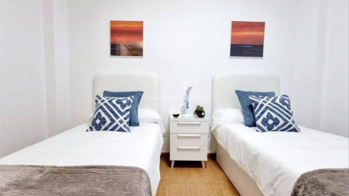 Resale - Apartment - Torrevieja - Torrevieja Center