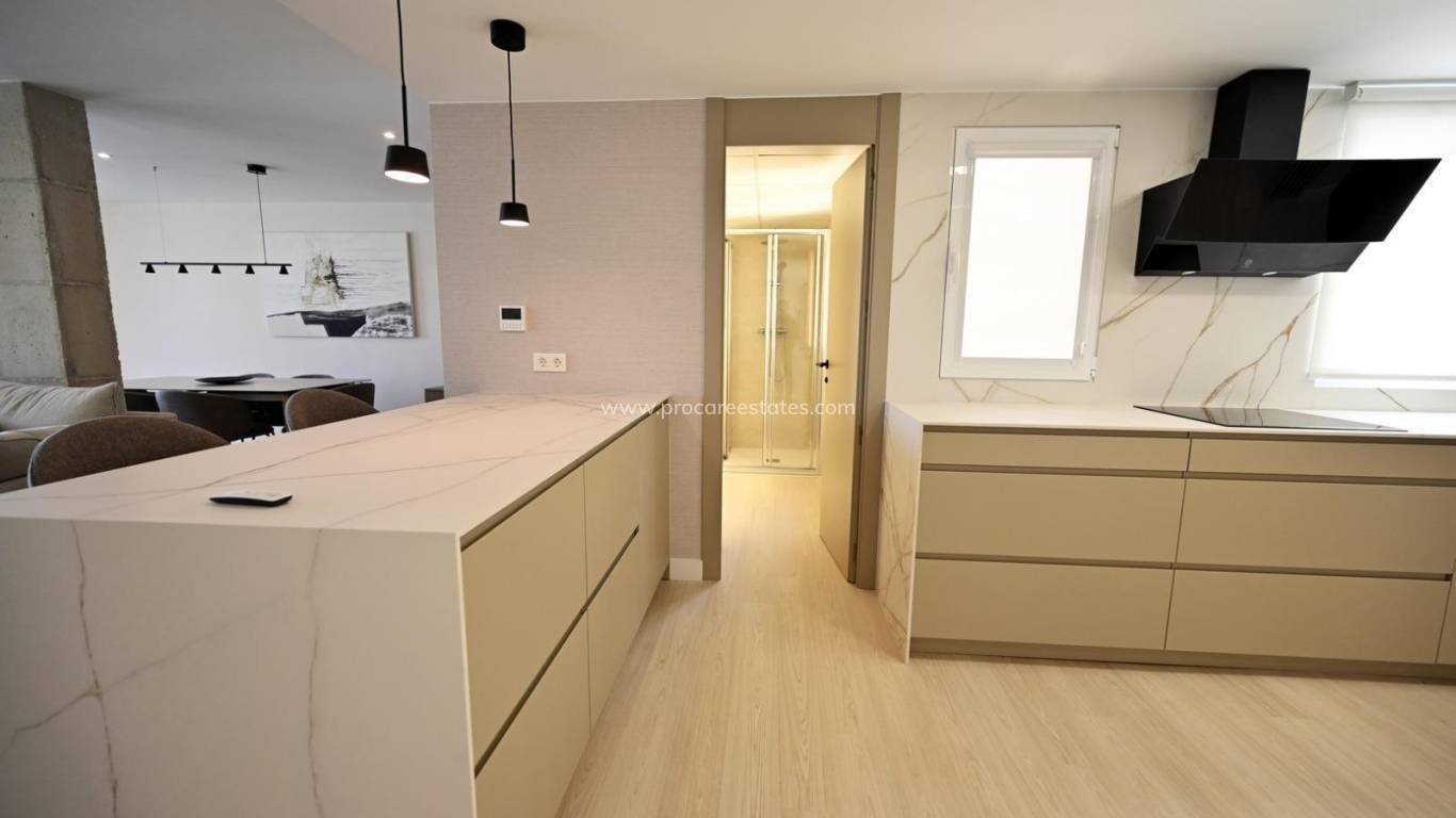 Resale - Apartment - Torrevieja - Torrevieja Center