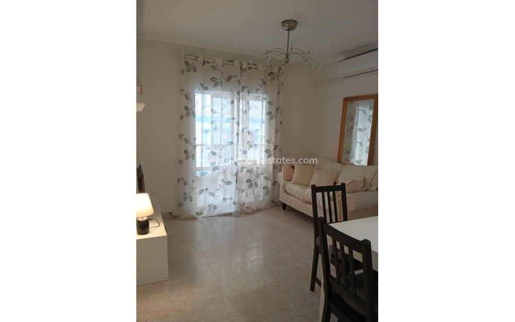 Resale - Apartment - Torrevieja - Torrevieja Center