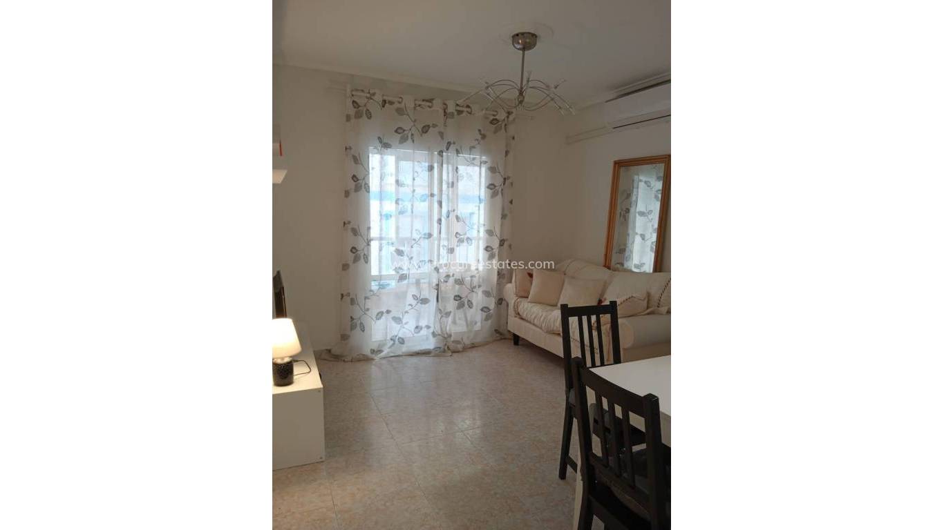 Resale - Apartment - Torrevieja - Torrevieja Center