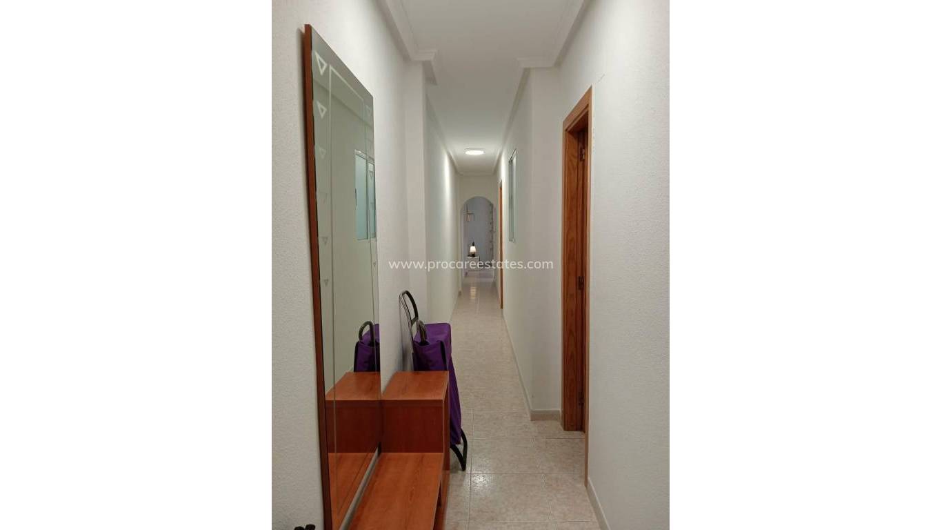 Resale - Apartment - Torrevieja - Torrevieja Center