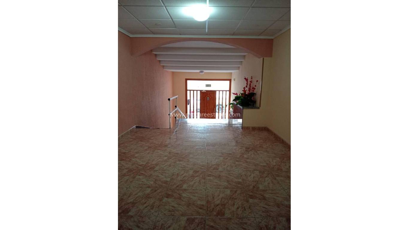 Resale - Apartment - Torrevieja - Torrevieja Center