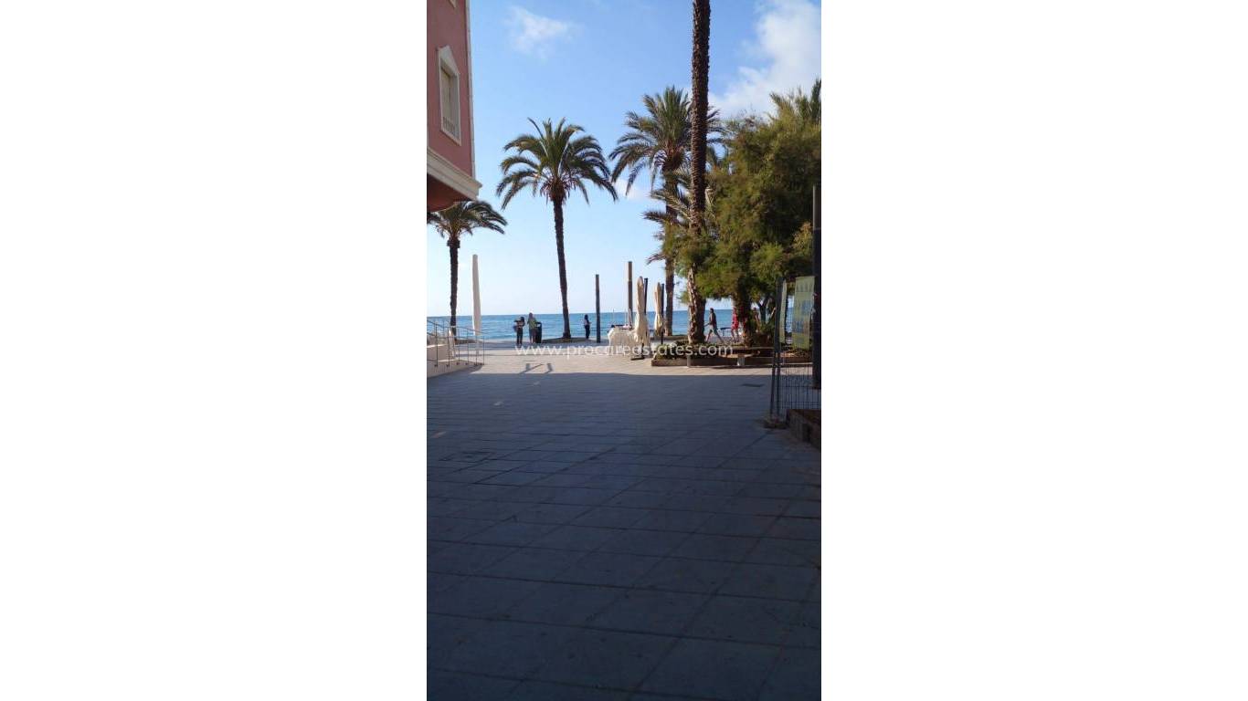 Resale - Apartment - Torrevieja - Torrevieja Center