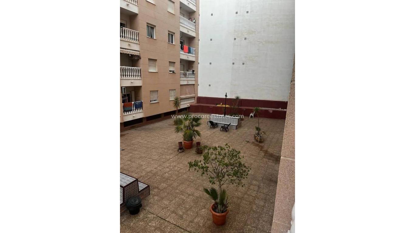 Resale - Apartment - Torrevieja - Torrevieja Center