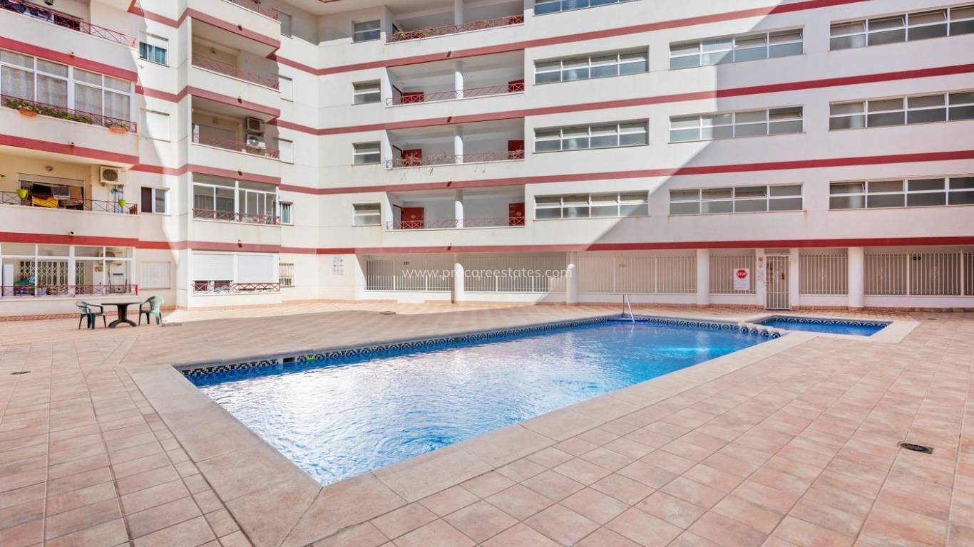 Resale - Apartment - Torrevieja - Torrevieja Center