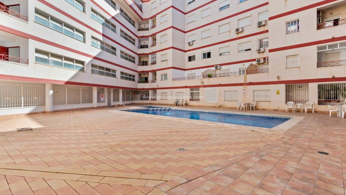 Resale - Apartment - Torrevieja - Torrevieja Center