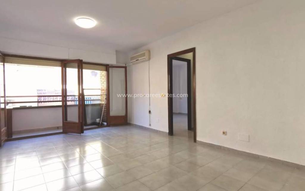 Resale - Apartment - Torrevieja - Torrevieja Center