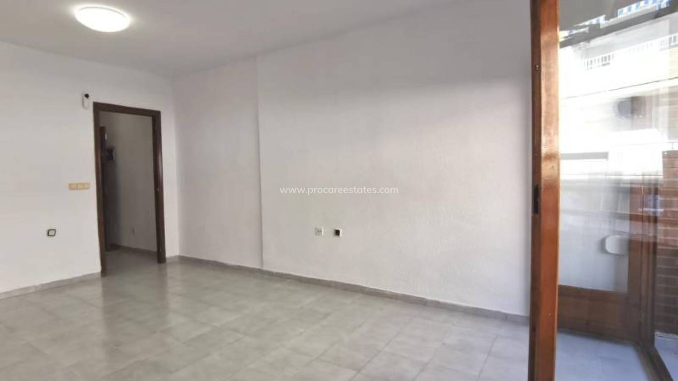 Resale - Apartment - Torrevieja - Torrevieja Center