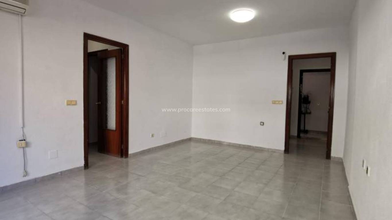 Resale - Apartment - Torrevieja - Torrevieja Center