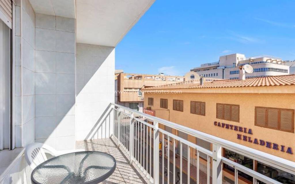 Resale - Apartment - Torrevieja - Torrevieja Center