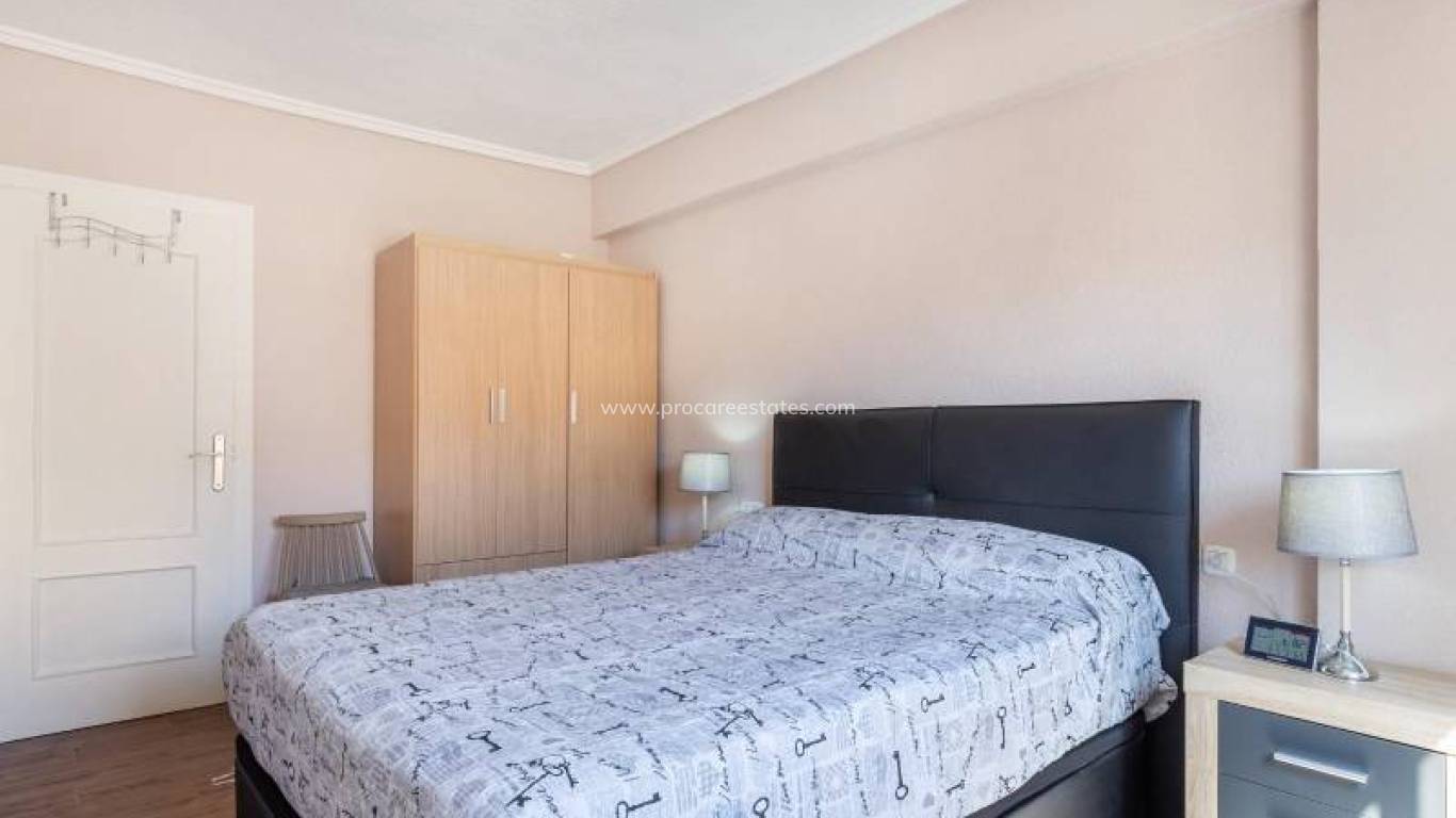 Resale - Apartment - Torrevieja - Torrevieja Center