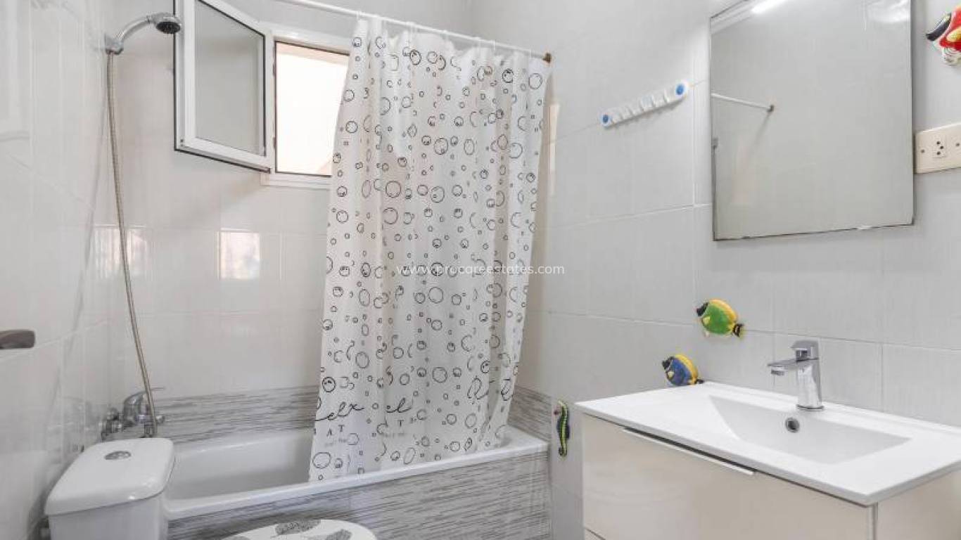 Resale - Apartment - Torrevieja - Torrevieja Center