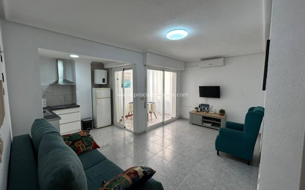 Resale - Apartment - Torrevieja - Torrevieja Center