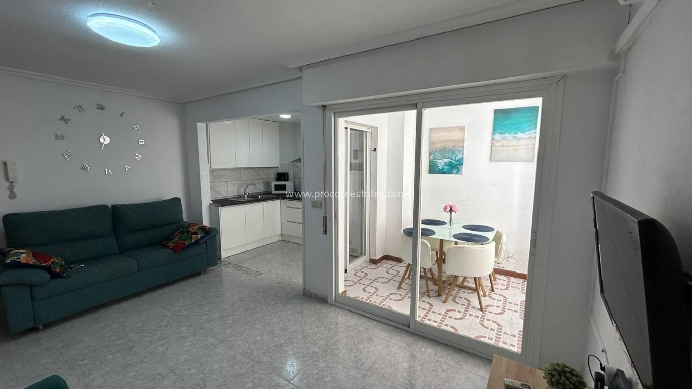 Resale - Apartment - Torrevieja - Torrevieja Center