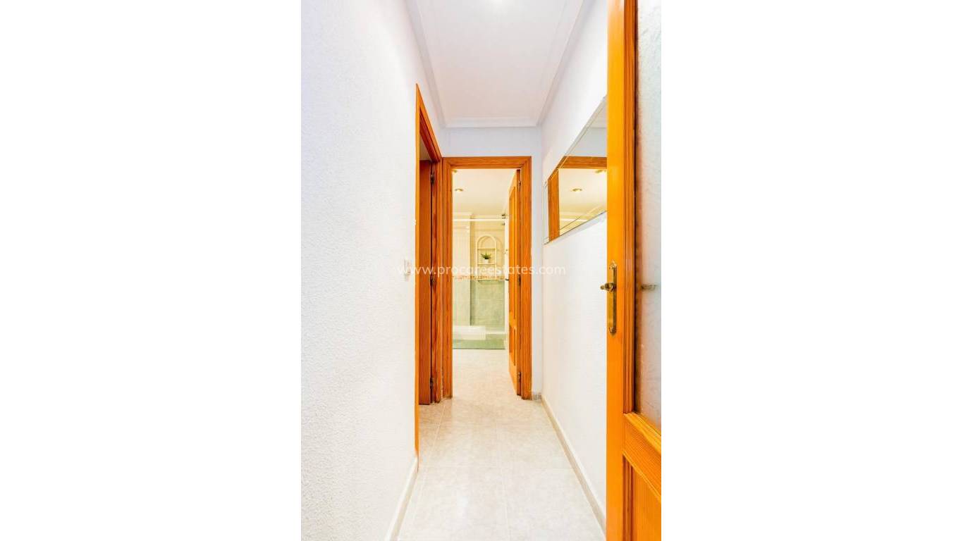 Resale - Apartment - Torrevieja - Torrevieja Center