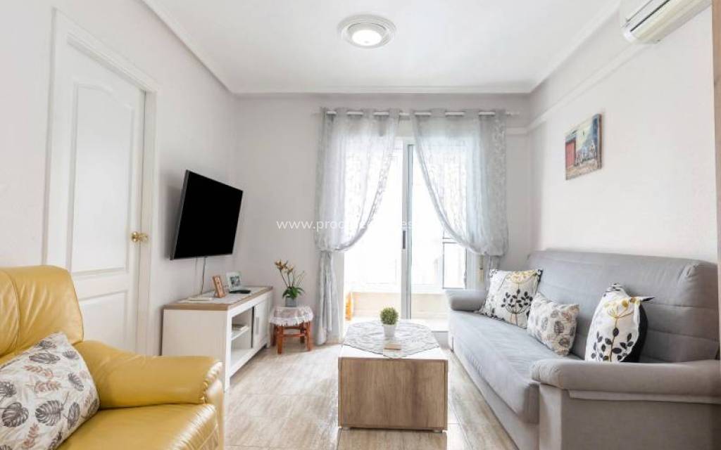 Resale - Apartment - Torrevieja - Torrevieja Center