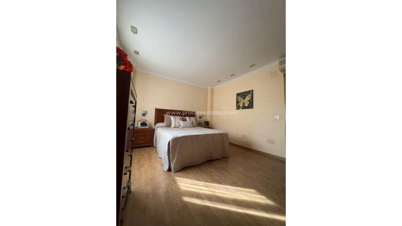 Resale - Apartment - Torrevieja - Torrevieja Center