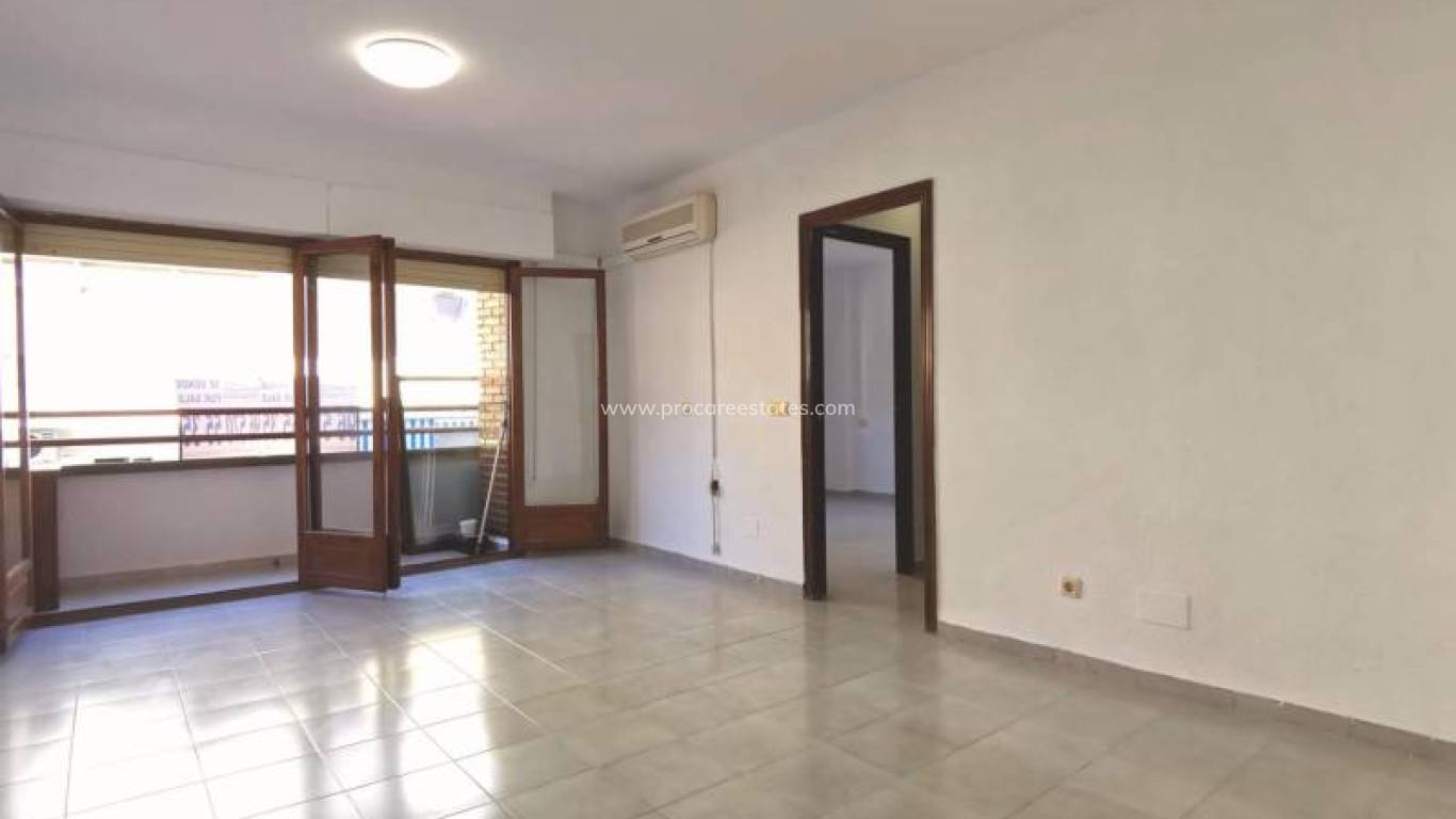 Resale - Apartment - Torrevieja - Torrevieja Center