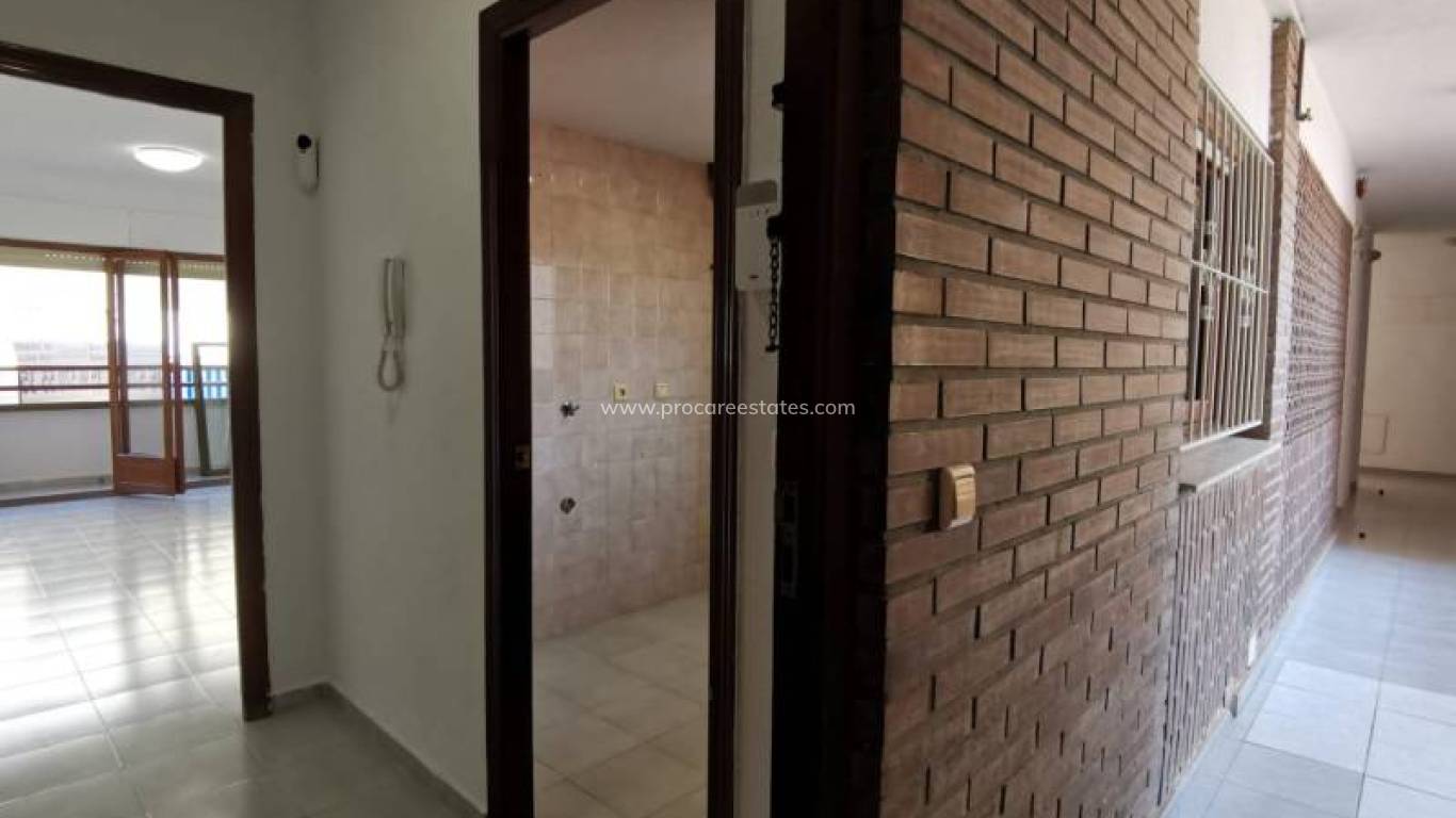 Resale - Apartment - Torrevieja - Torrevieja Center