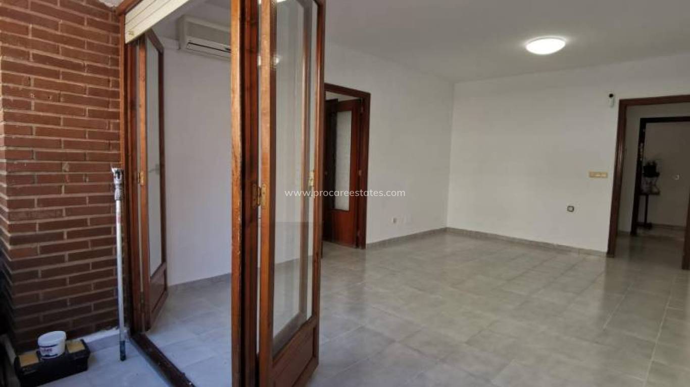 Resale - Apartment - Torrevieja - Torrevieja Center