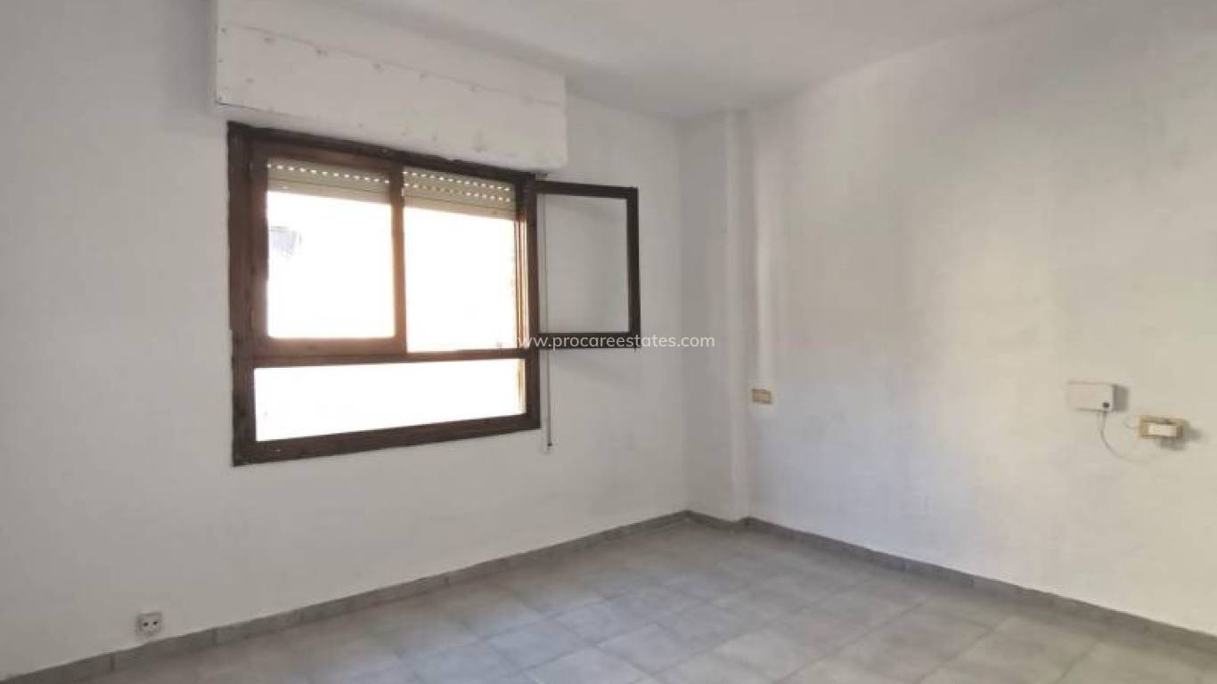 Resale - Apartment - Torrevieja - Torrevieja Center