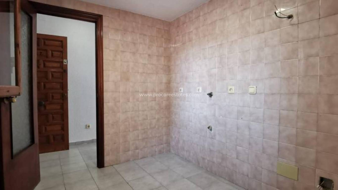 Resale - Apartment - Torrevieja - Torrevieja Center