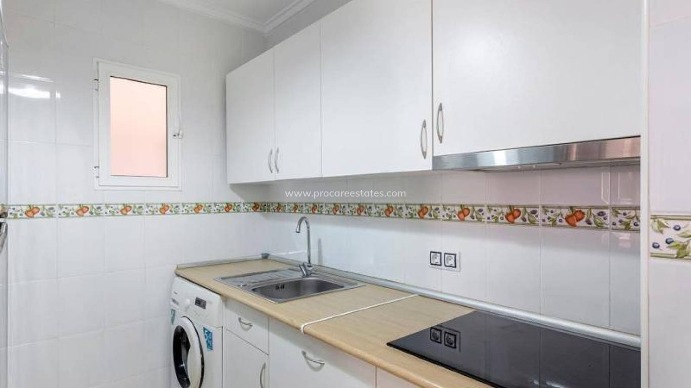 Resale - Apartment - Torrevieja - Torrevieja Center