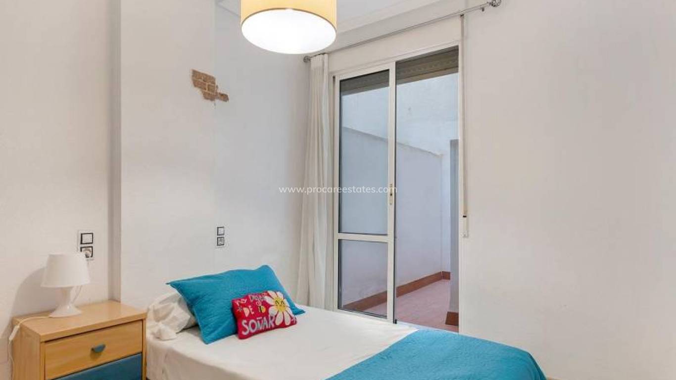 Resale - Apartment - Torrevieja - Torrevieja Center