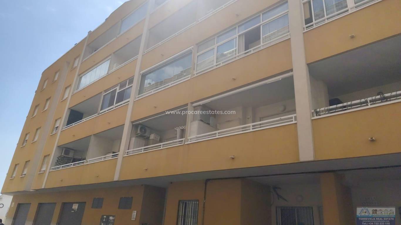 Resale - Apartment - Torrevieja - Torrevieja Center