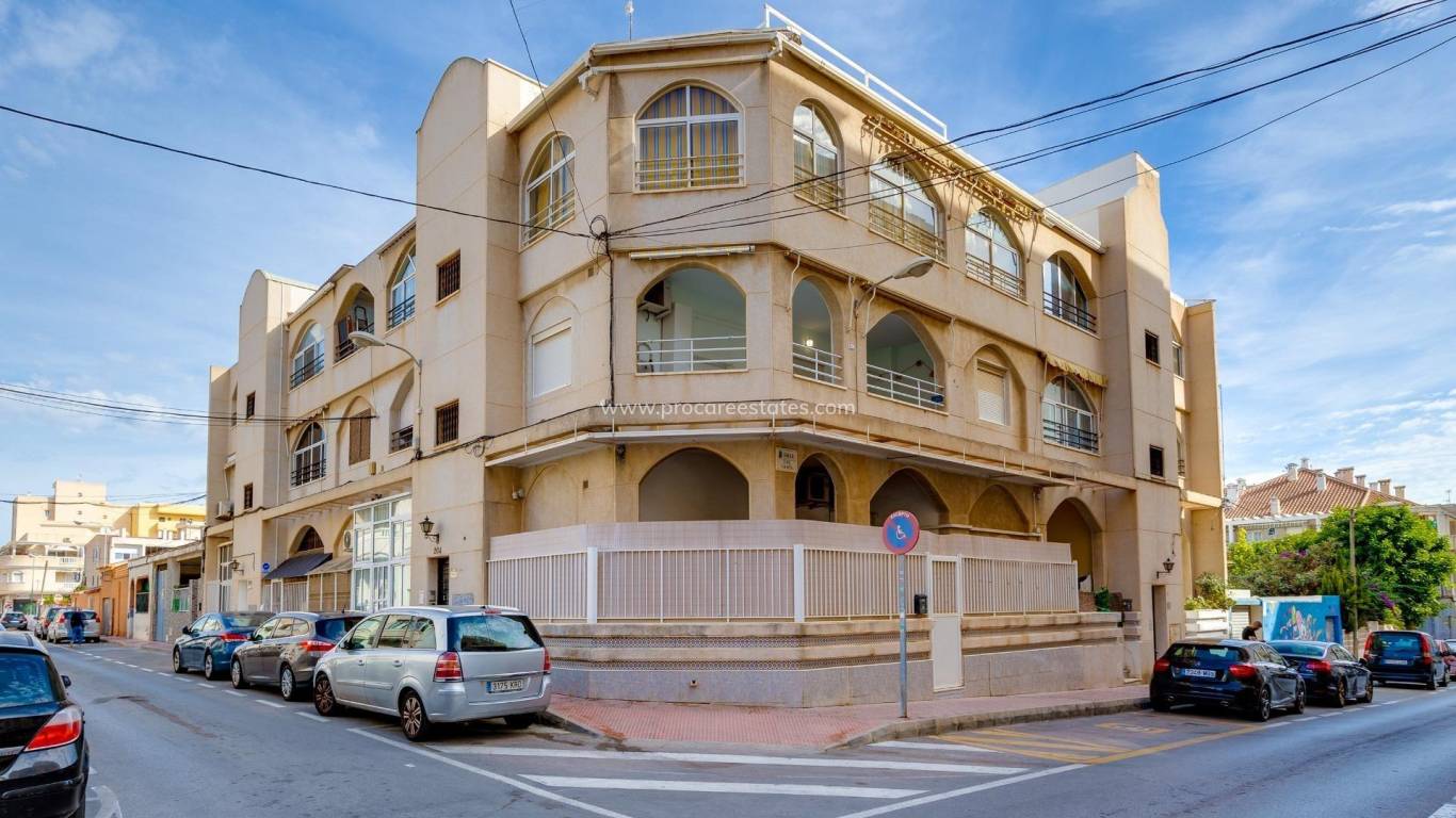 Resale - Apartment - Torrevieja - Torrevieja Center