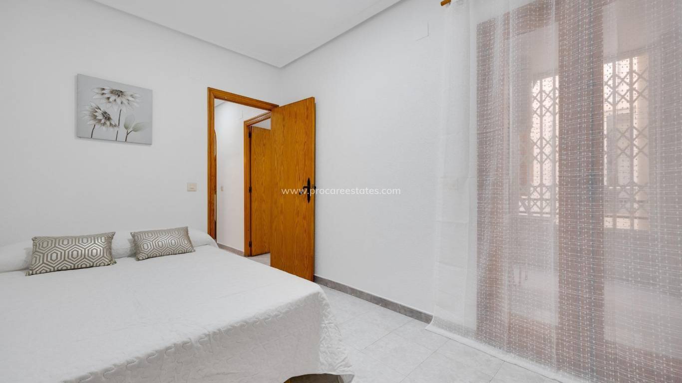 Resale - Apartment - Torrevieja - Torrevieja Center