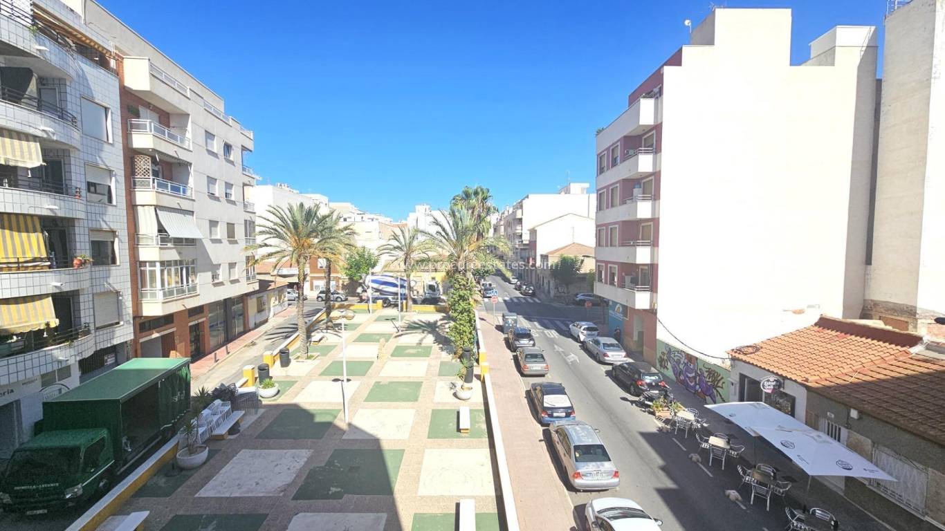 Resale - Apartment - Torrevieja - Torrevieja Center