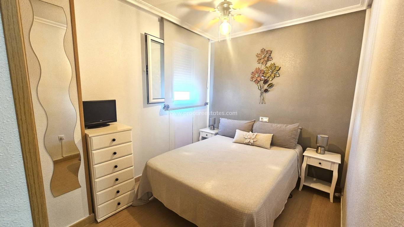 Resale - Apartment - Torrevieja - Torrevieja Center