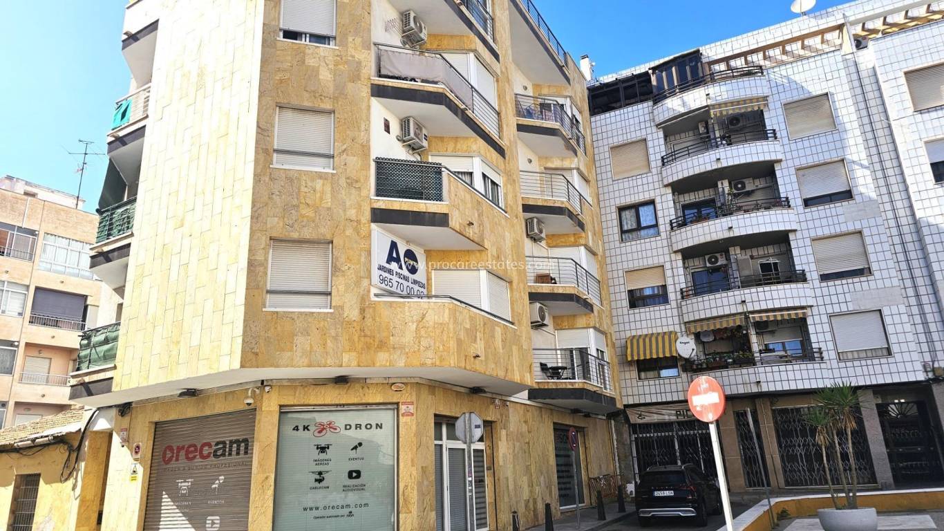 Resale - Apartment - Torrevieja - Torrevieja Center